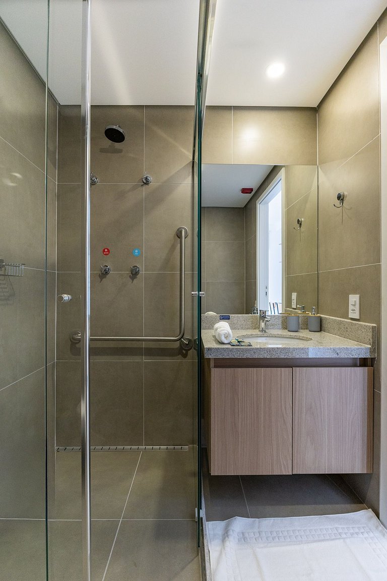 Studio moderno na Liberdade | AC + Piscina