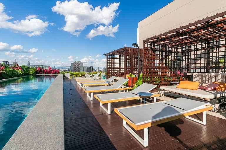 Estiloso Studio na Liberdade | Piscina no rooftop