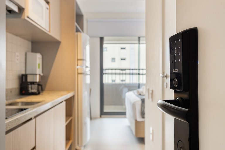 Studio moderno na Liberdade | AC + Piscina