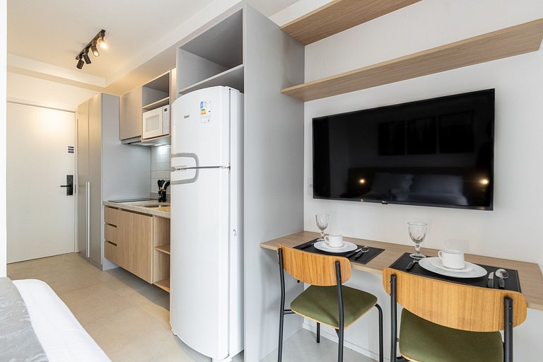 Studio moderno na Liberdade | AC + Piscina