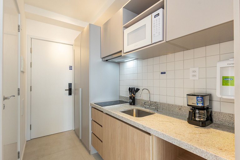 Studio moderno na Liberdade | AC + Piscina