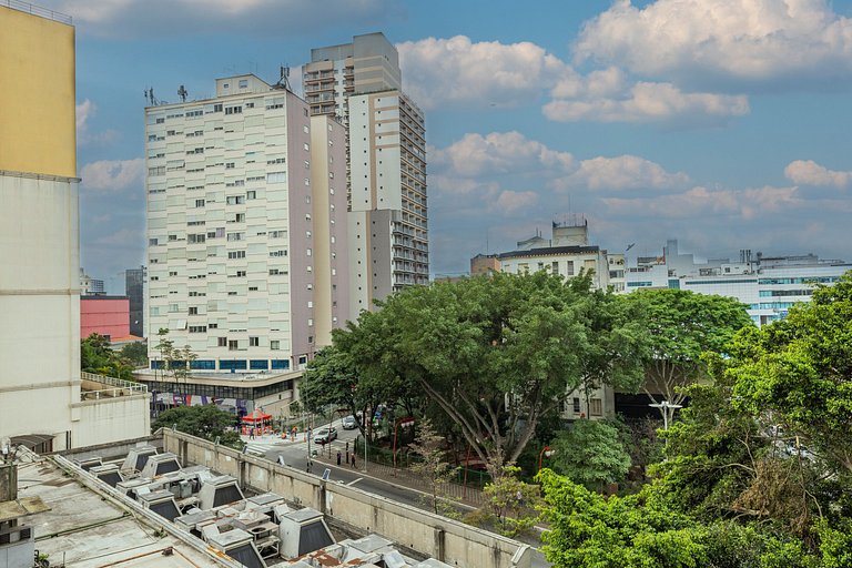 Studio moderno na Liberdade | AC + Piscina