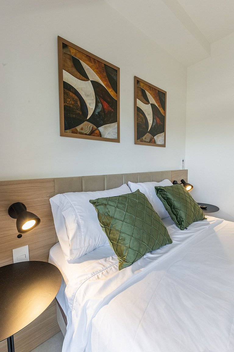 Estiloso Studio na Liberdade | Piscina no rooftop