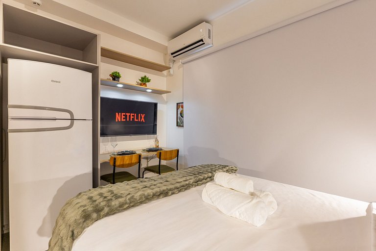 Estiloso Studio na Liberdade | Piscina no rooftop