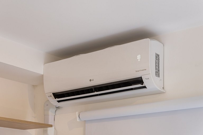 Estiloso Studio na Liberdade | Piscina no rooftop