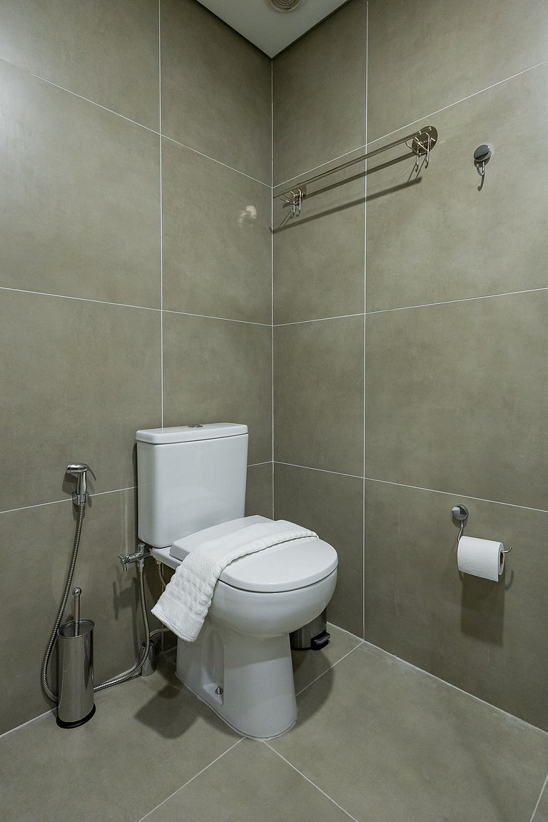 Estiloso Studio na Liberdade | Piscina no rooftop