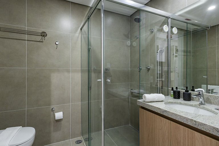 Estiloso Studio na Liberdade | Piscina no rooftop