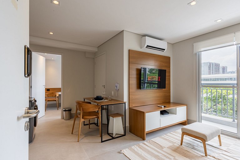 Apê Moderno com 1 quarto em Moema