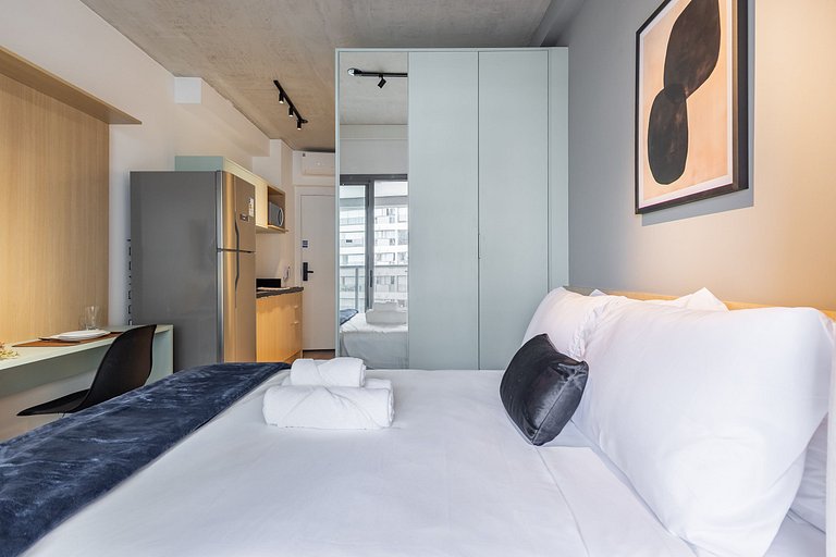 Studio Vila Madalena | Rooftop + Varanda + AC