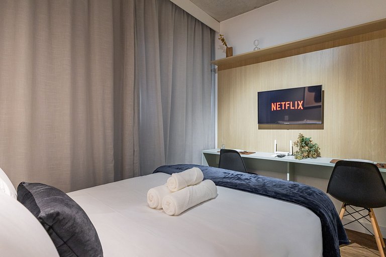 Studio Vila Madalena | Rooftop + Varanda + AC