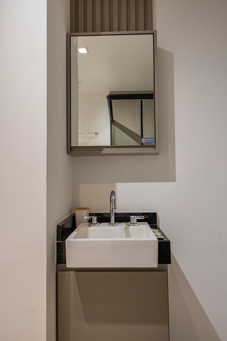 Elegante studio com varanda na Vila Clementino