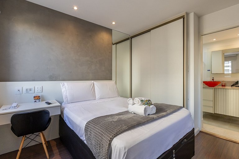 Flat moderno em hotel na Vila Olímpia com vaga
