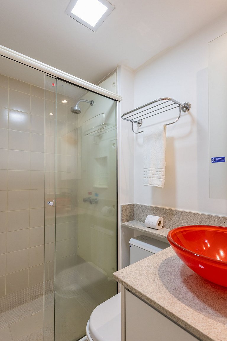 Flat moderno em hotel na Vila Olímpia com vaga