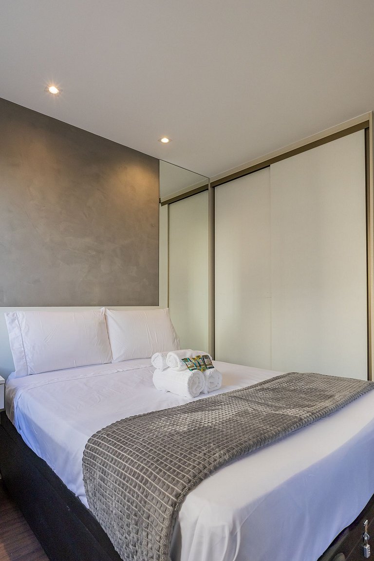 Flat moderno em hotel na Vila Olímpia com vaga