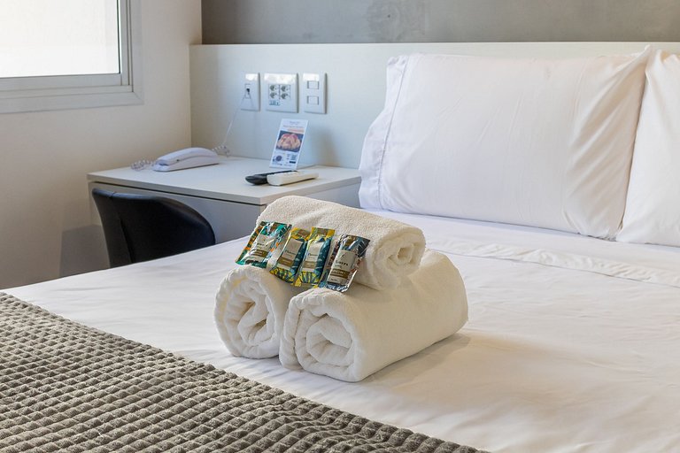 Flat moderno em hotel na Vila Olímpia com vaga
