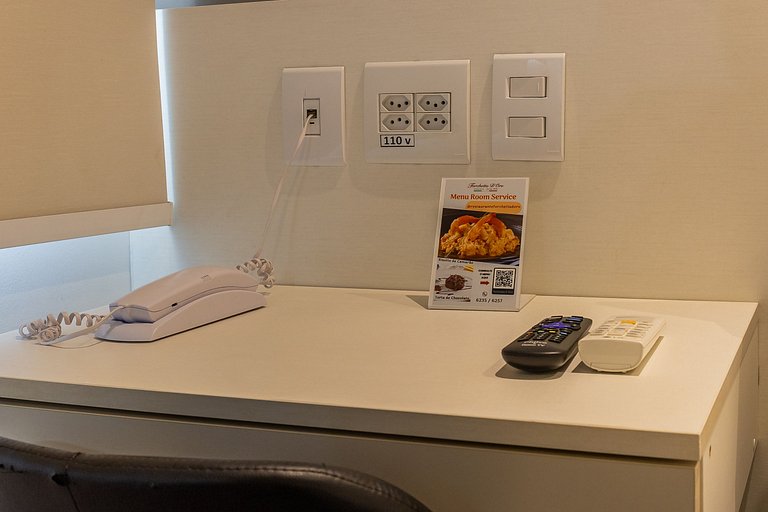 Flat moderno em hotel na Vila Olímpia com vaga